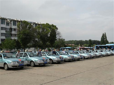 興化市成立高考愛心車隊(duì)，助力學(xué)子圓夢(mèng)高考